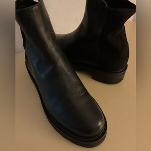 Stuart Weitzman women Black Leather Chelsea boots size 5.5
